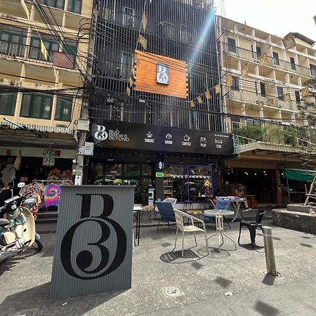 Bud Brew Beyond Dispensary And Hotel Bangkok Exteriör bild