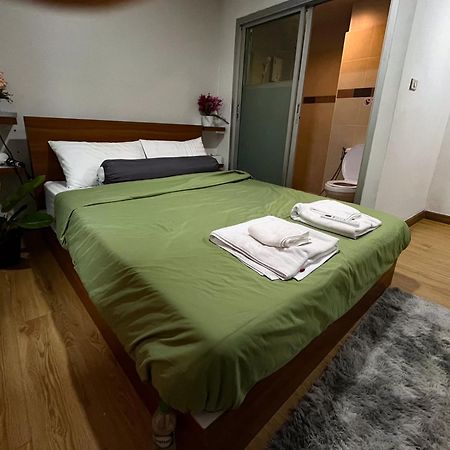 Bud Brew Beyond Dispensary And Hotel Bangkok Exteriör bild
