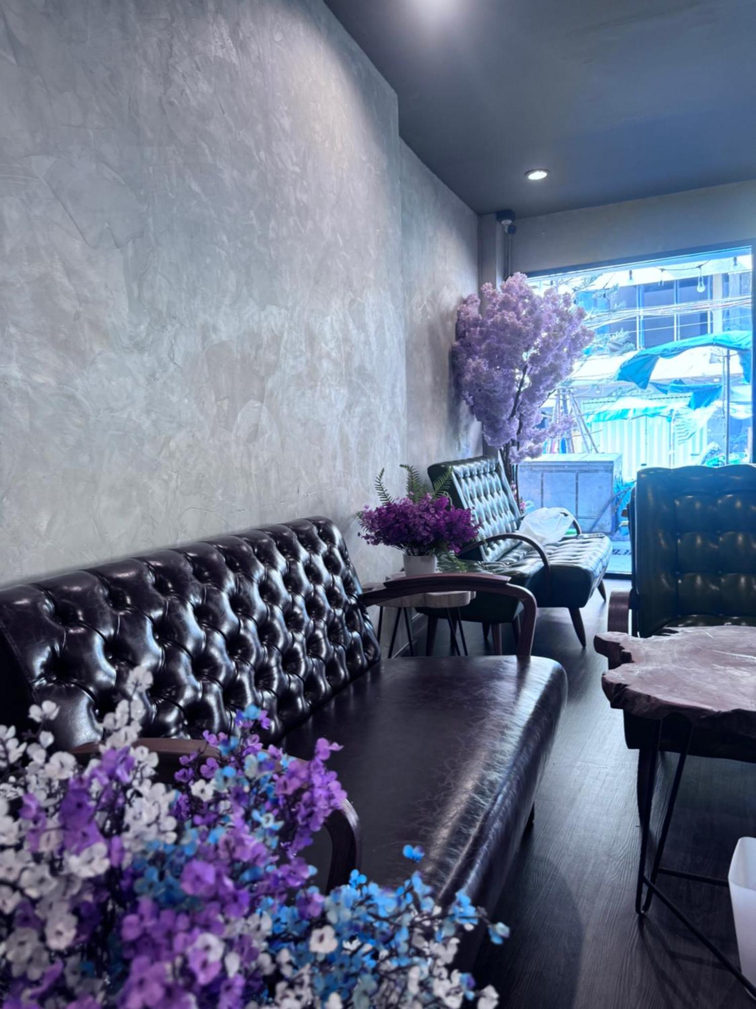 Bud Brew Beyond Dispensary And Hotel Bangkok Exteriör bild