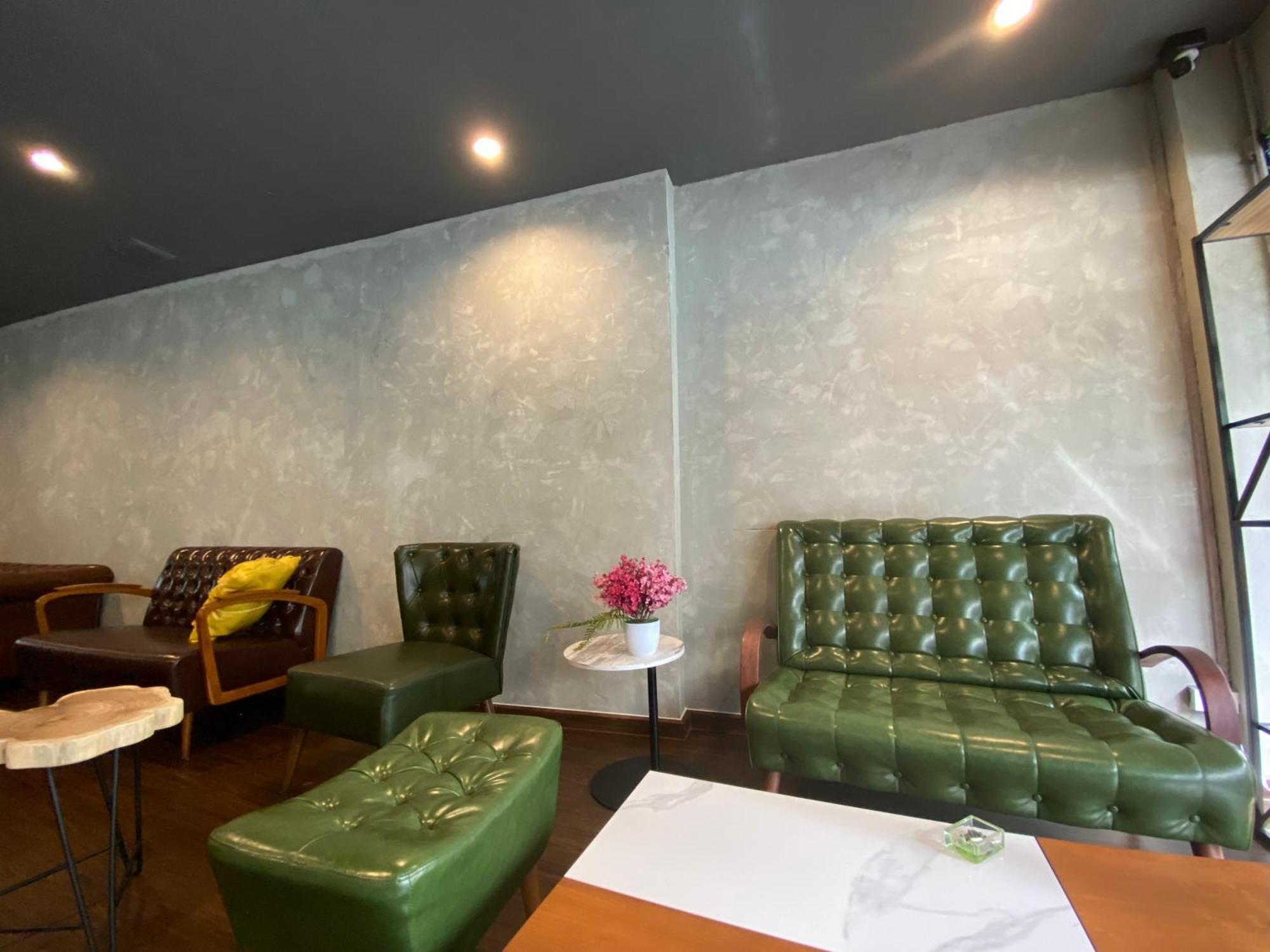 Bud Brew Beyond Dispensary And Hotel Bangkok Exteriör bild