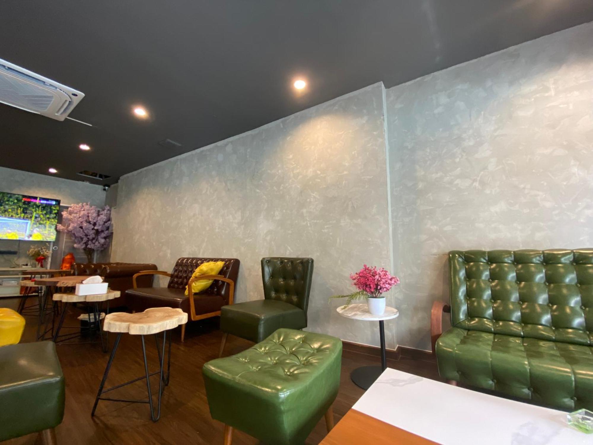 Bud Brew Beyond Dispensary And Hotel Bangkok Exteriör bild