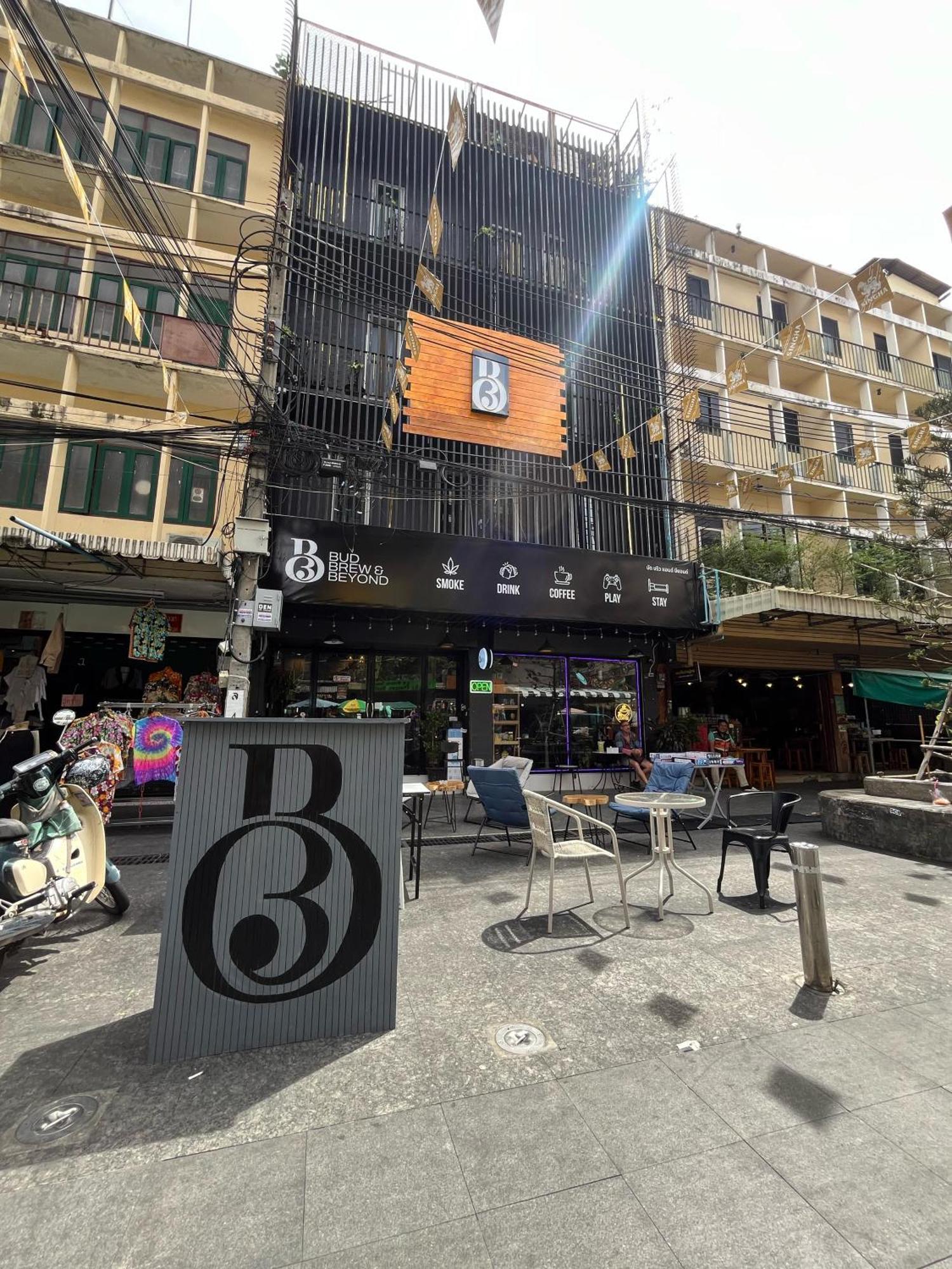 Bud Brew Beyond Dispensary And Hotel Bangkok Exteriör bild